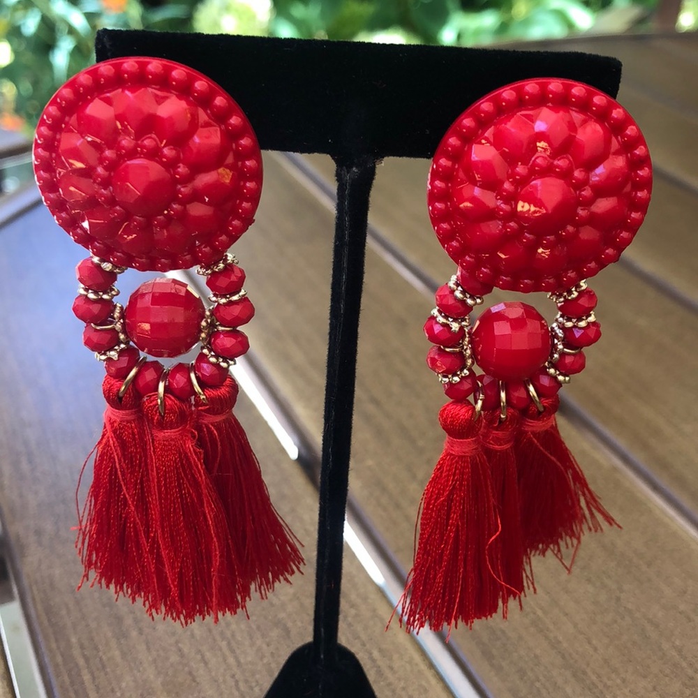 Earrings! Brand new & unused red trendy fringe earrings . - Picture 2 of 3